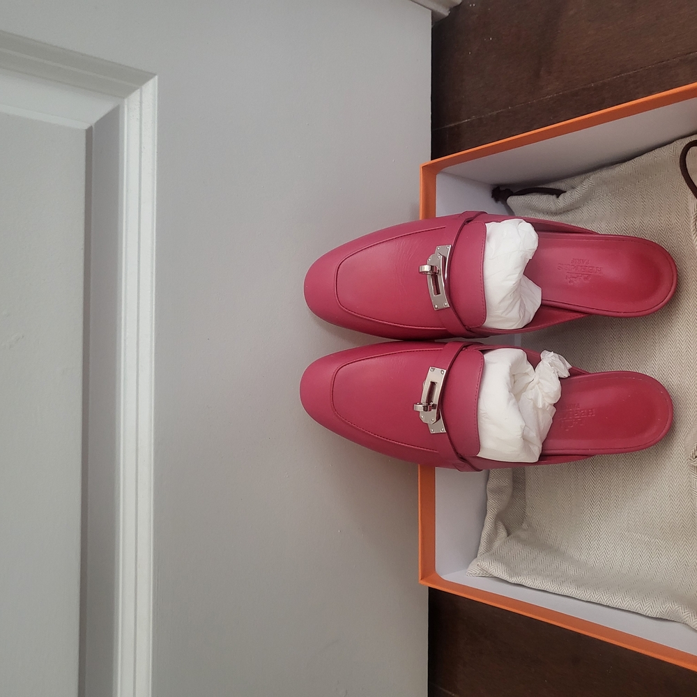 Hermes Women's Pink Loafers